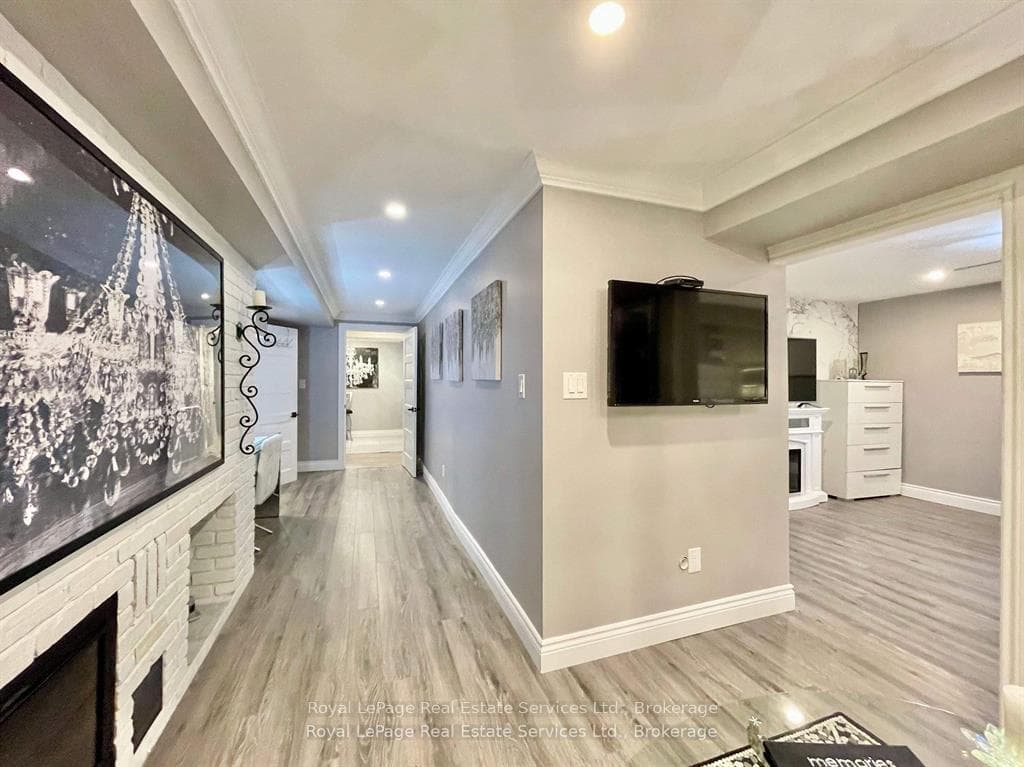 184 Dundas Street photo 23
