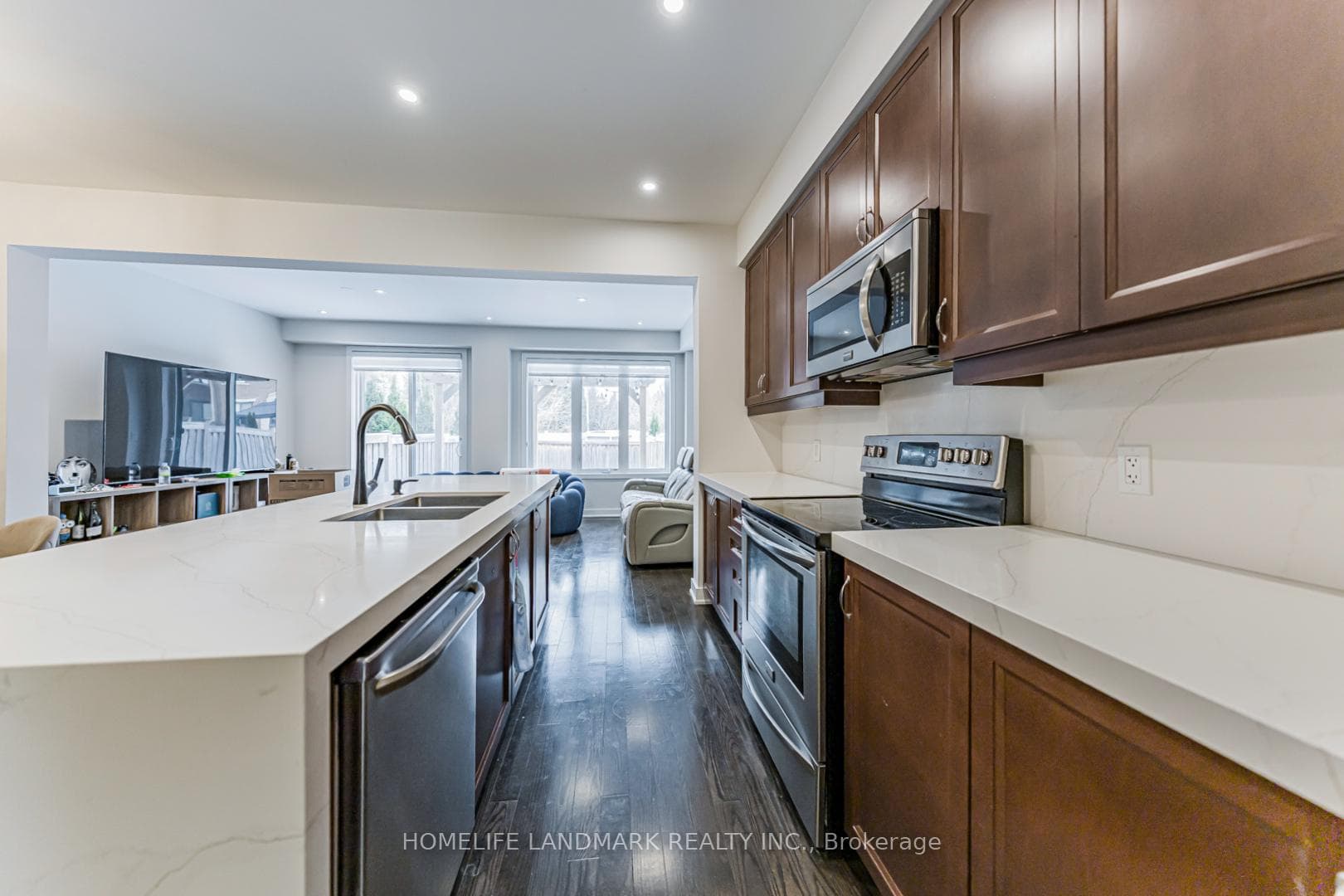 62 Helliwell Crescent photo 16