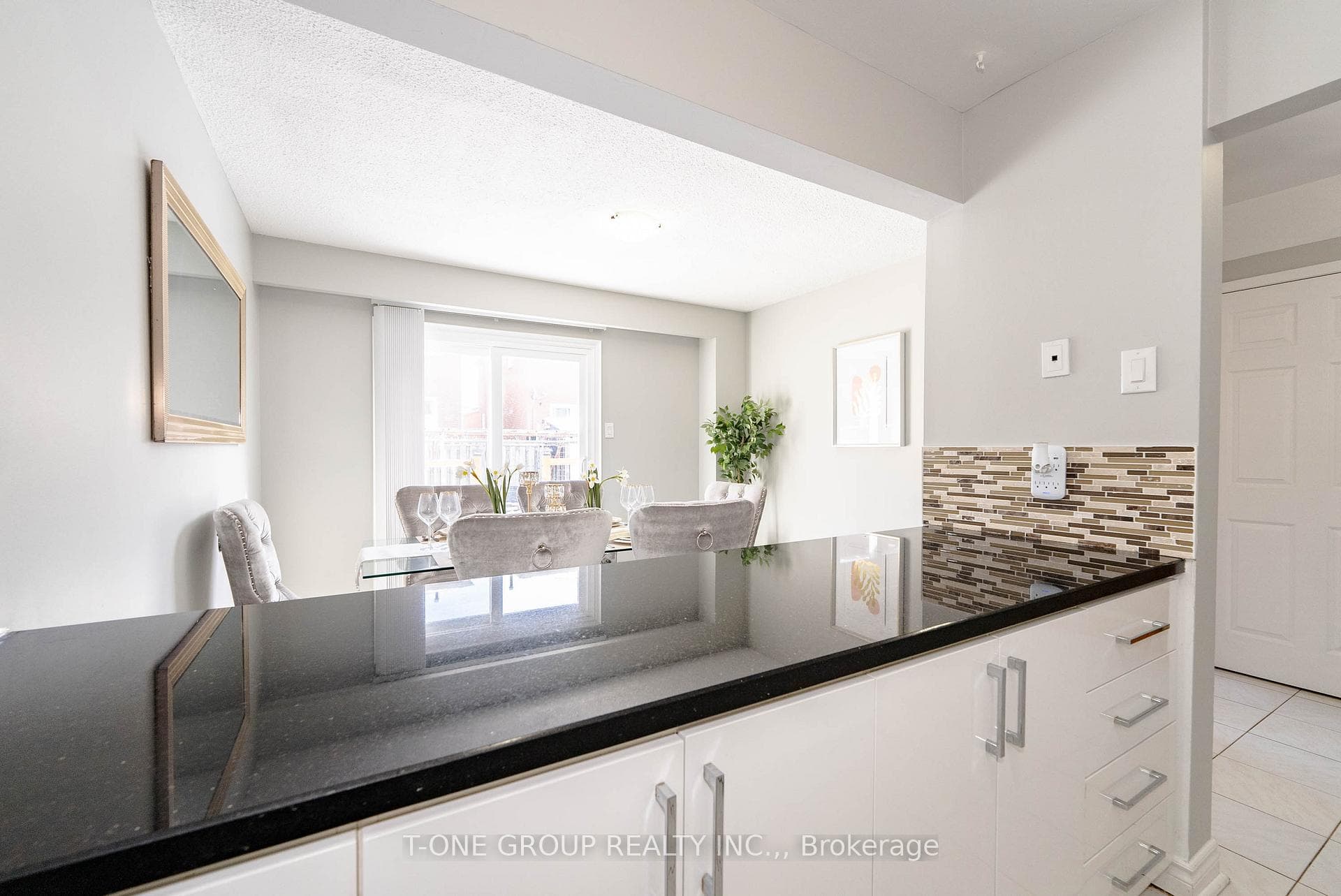 106 Homedale Drive photo 11
