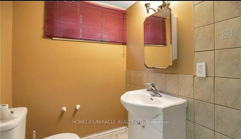 1430 Upper Gage Avenue photo 5