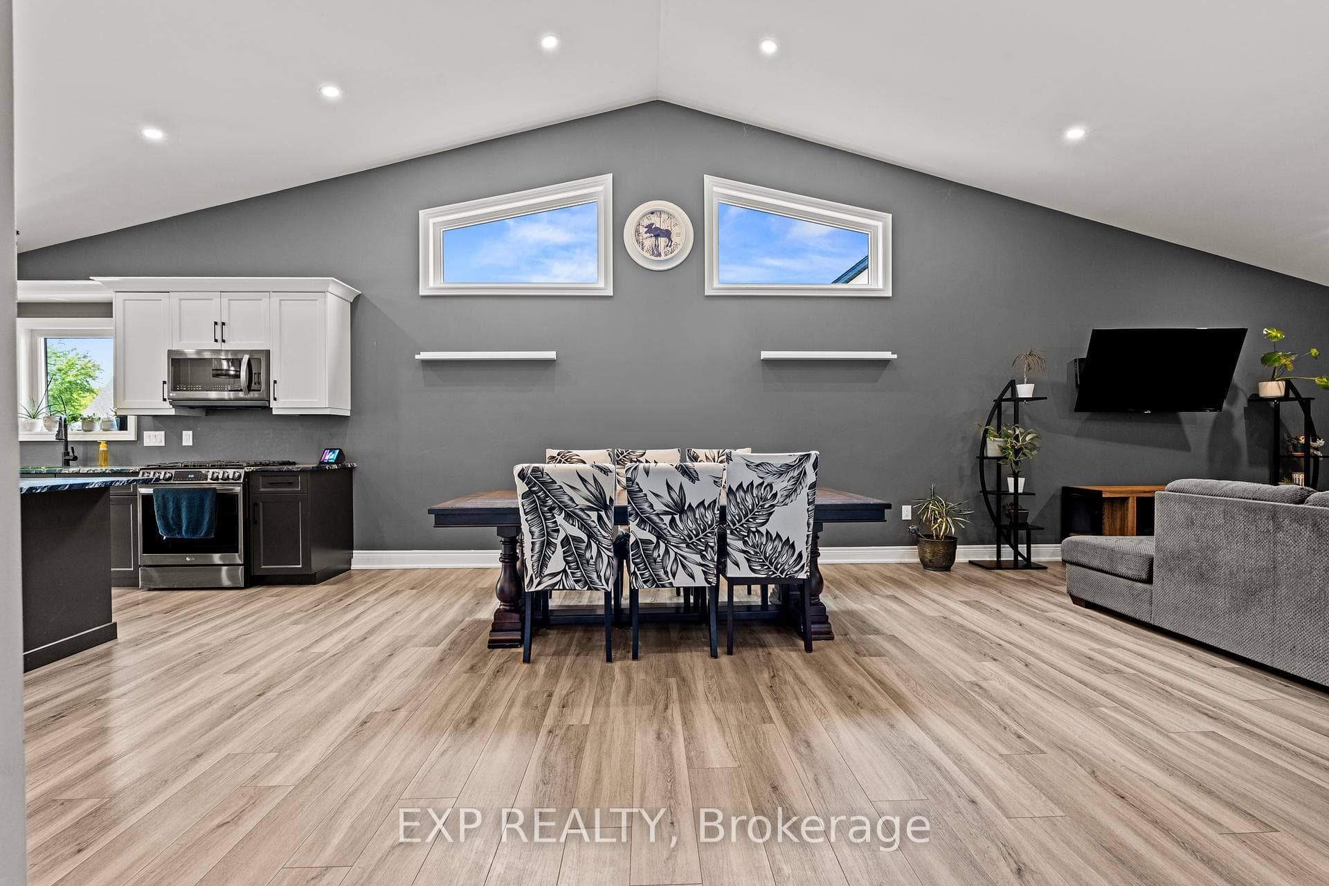 2756 Arrowsmith Court photo 12
