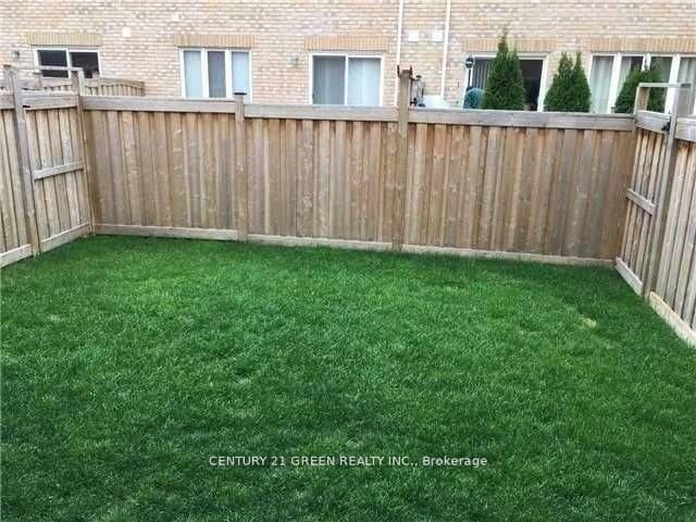 1048 Haxton Heights photo 18