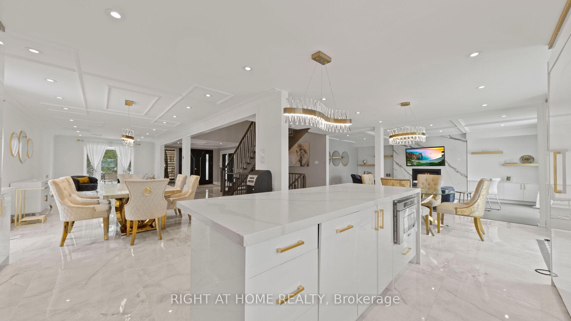 1562 17th Side Road photo 6
