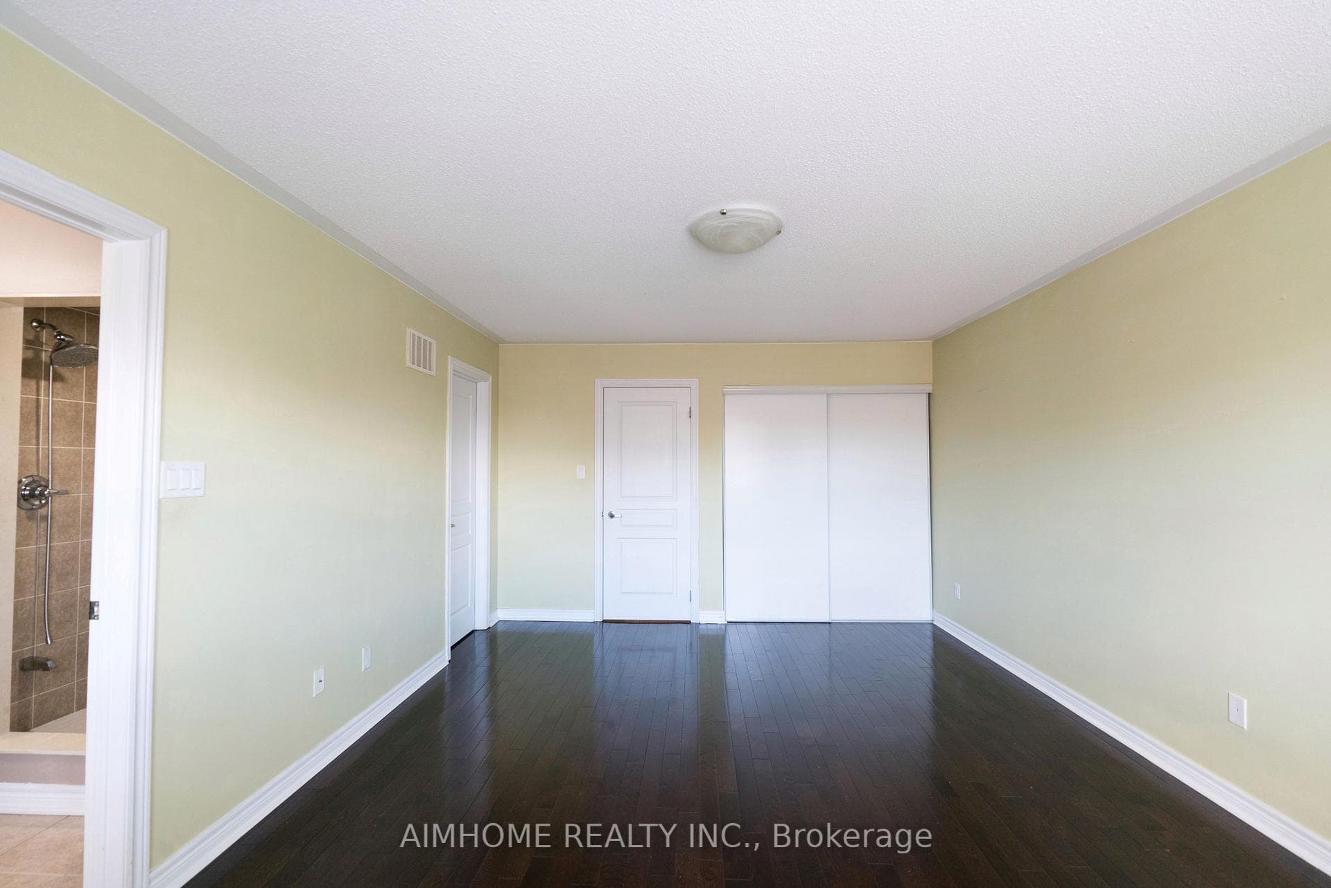 7 Winisk Street photo 21