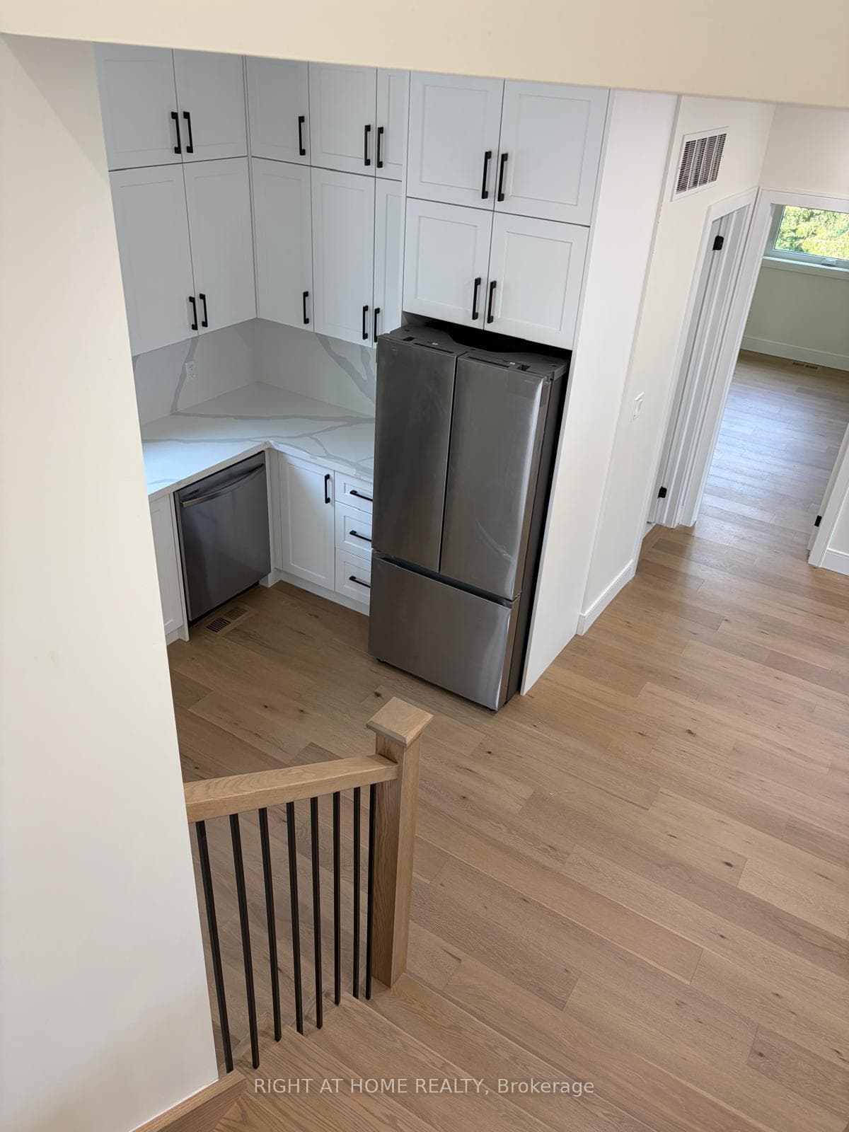 376 Mitchell Avenue photo 5