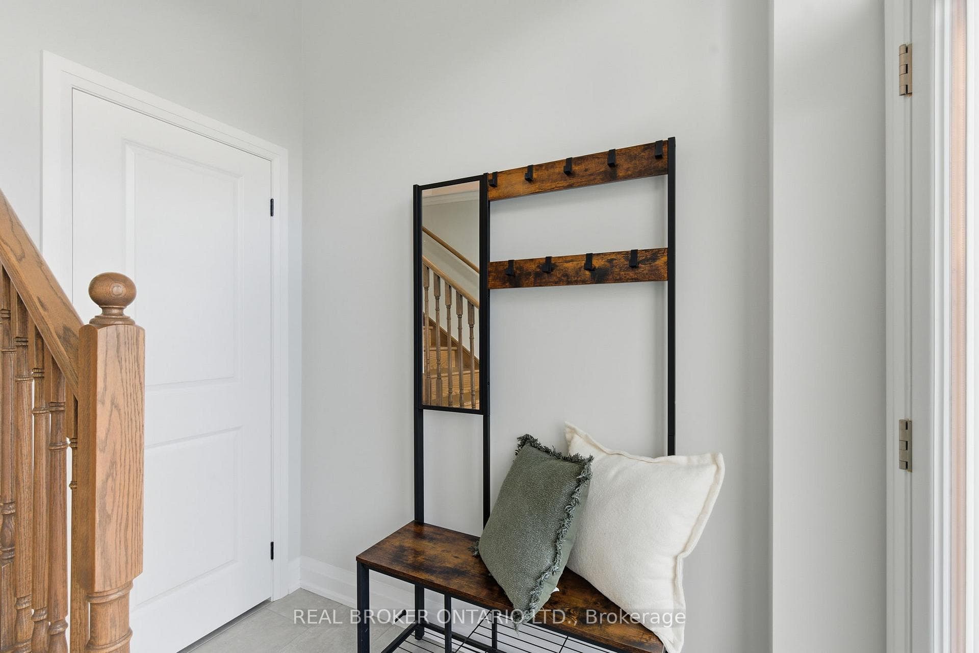 2825 Albatross Way photo 4