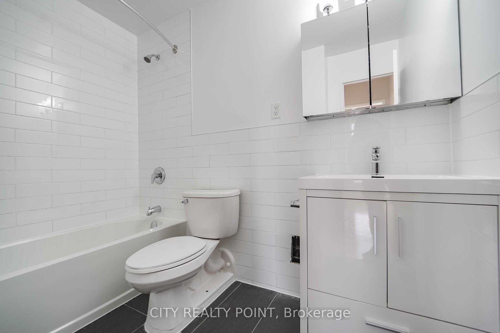 666 Spadina Avenue Unit 1101 photo 6