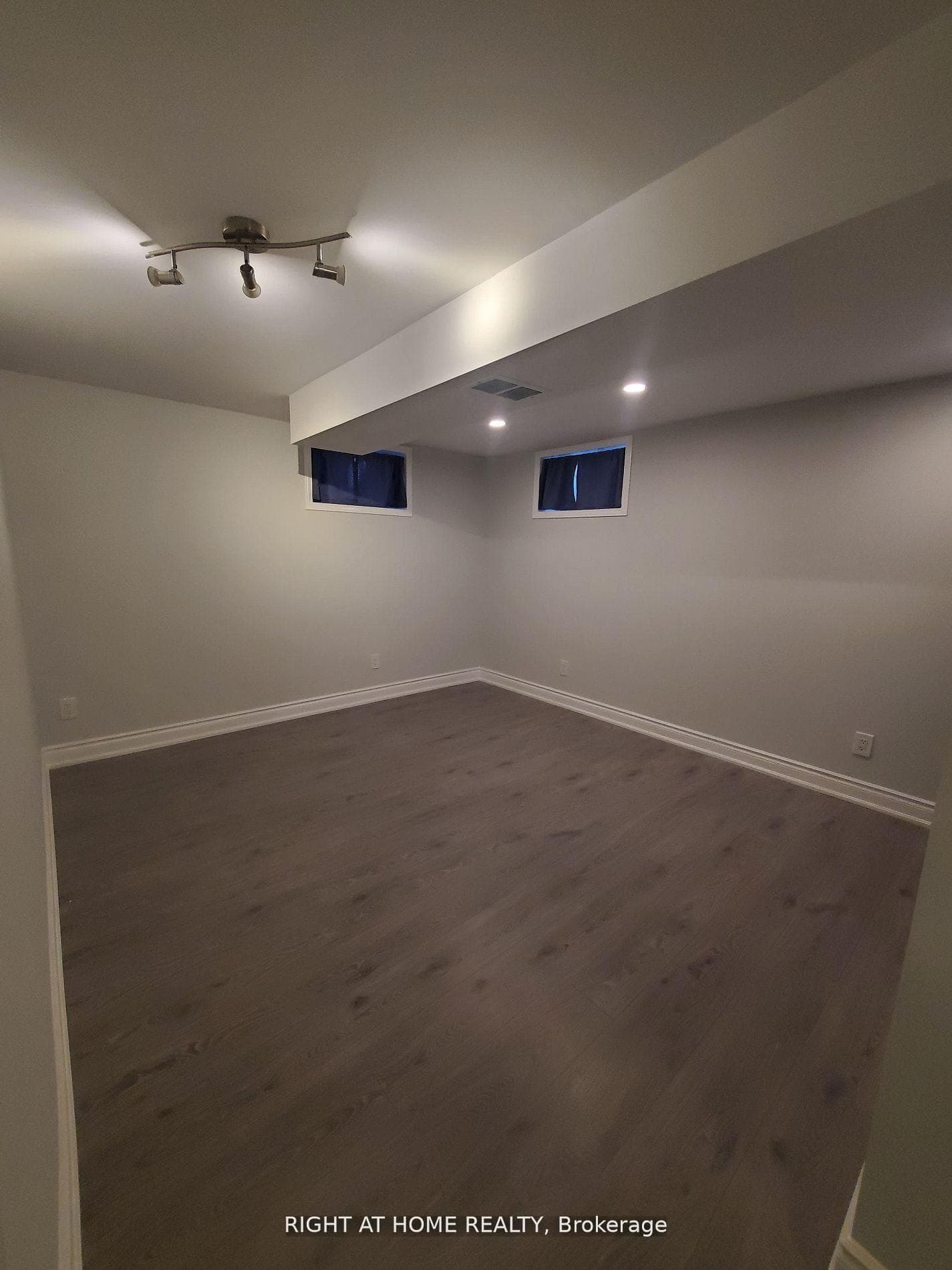 214 Kenilworth Avenue Unit Basement photo 11