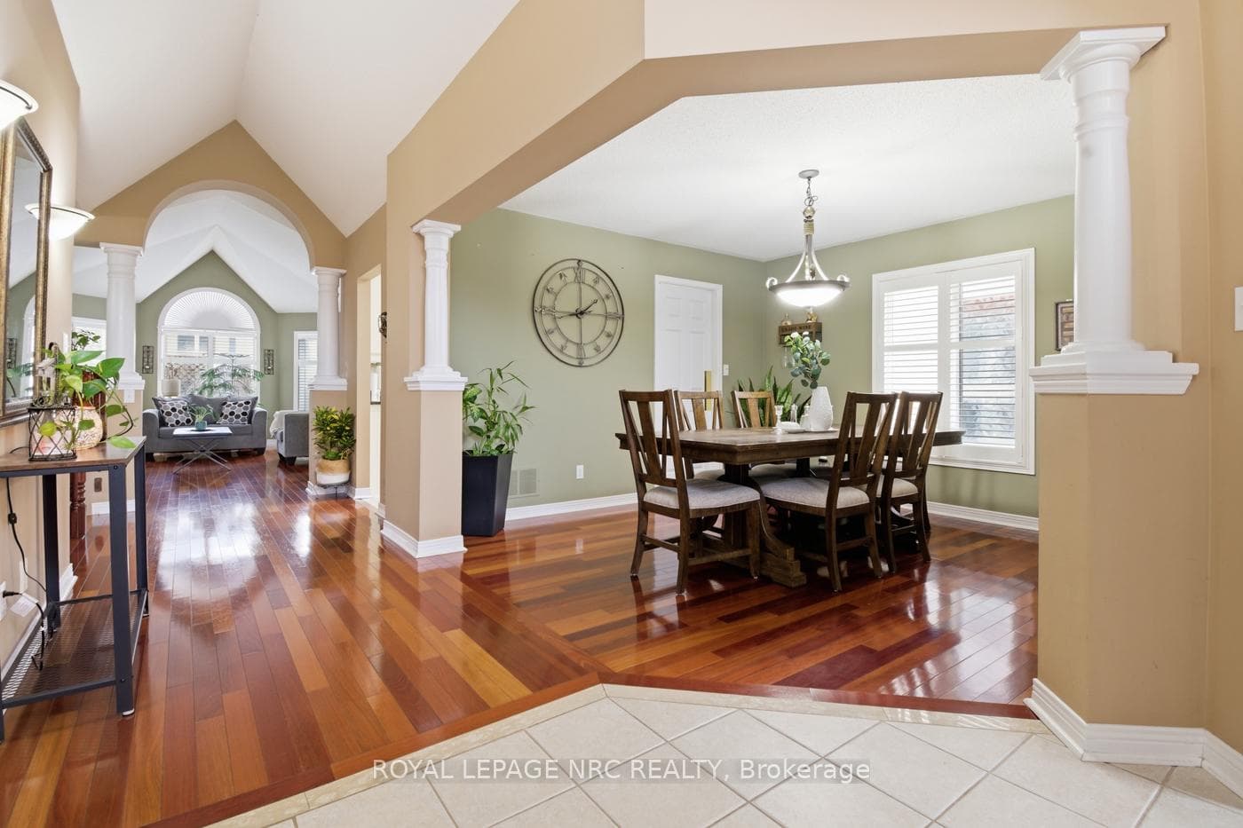 65 MCCAFFERY Crescent photo 7