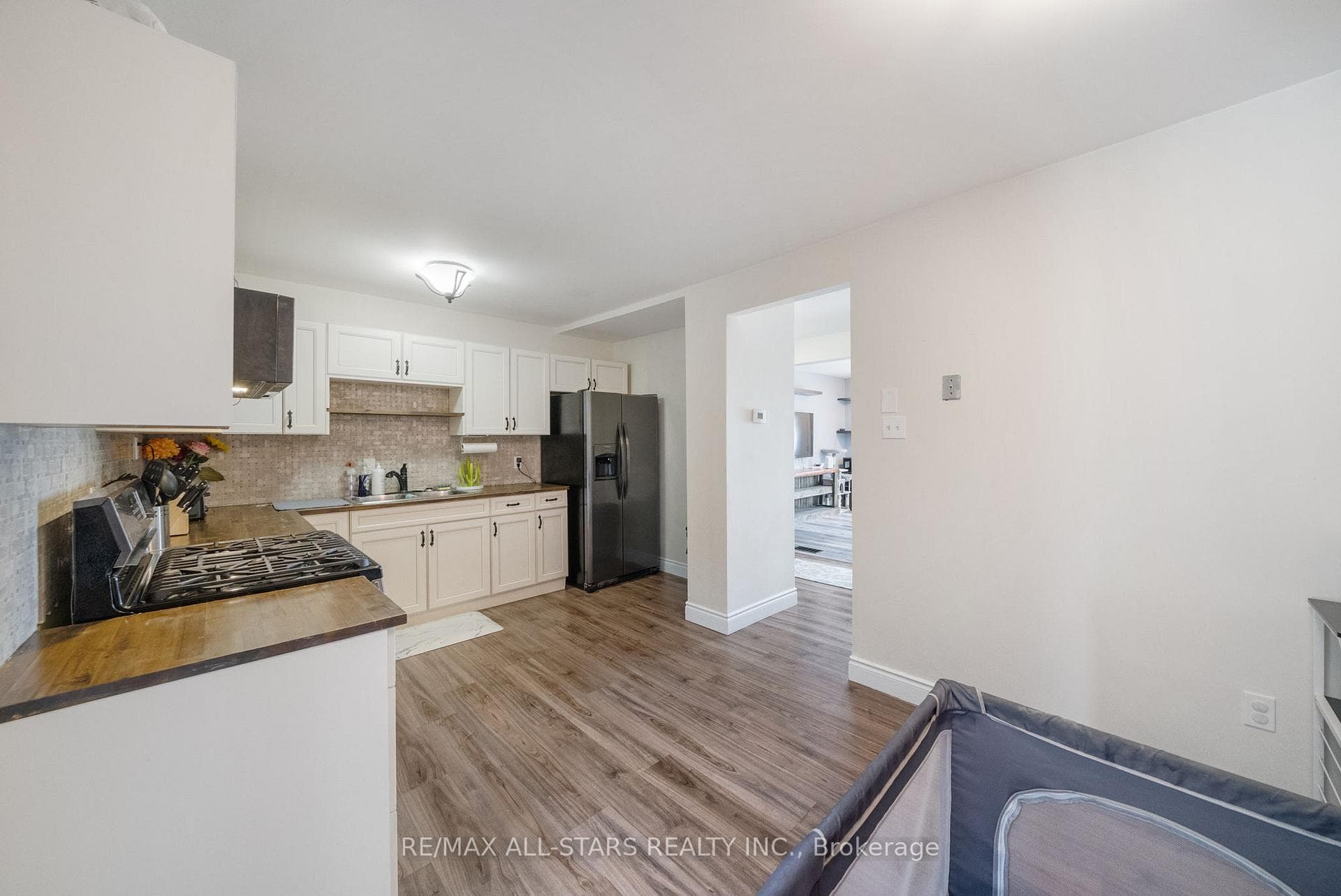 386 Bigelow Street photo 10