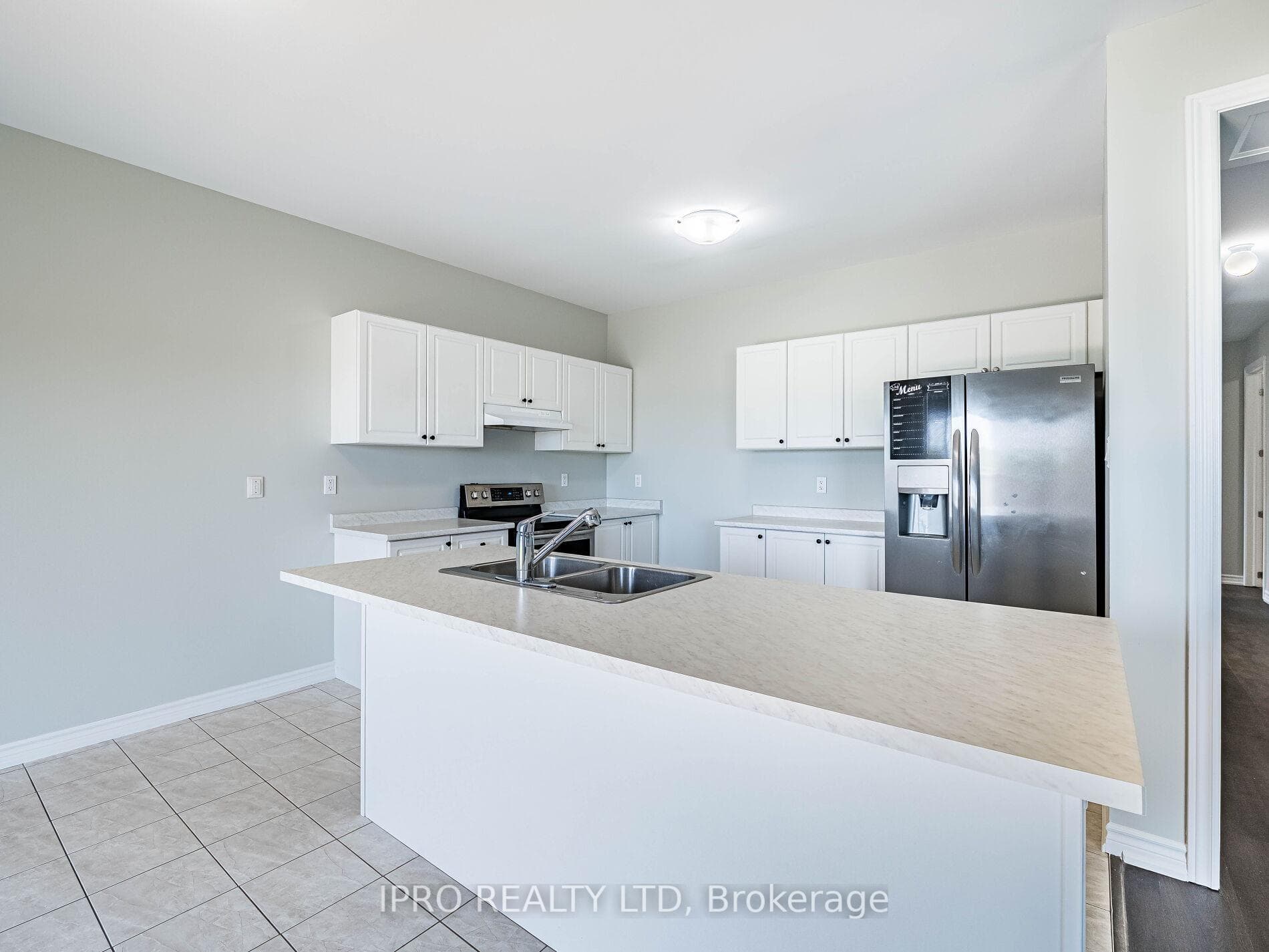 683 Hammond St Street photo 10