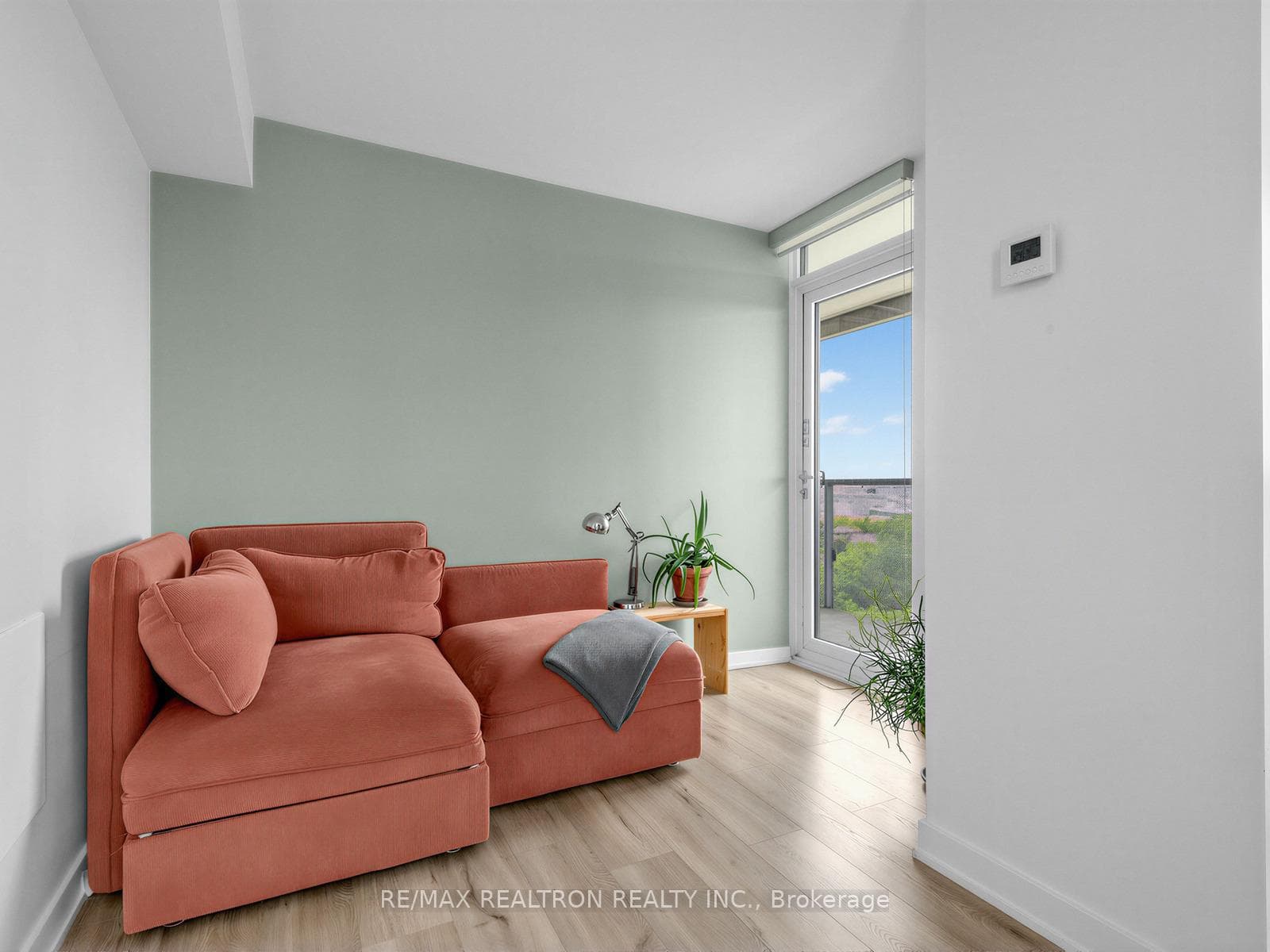 160 Flemington Road Unit 1005 photo 4