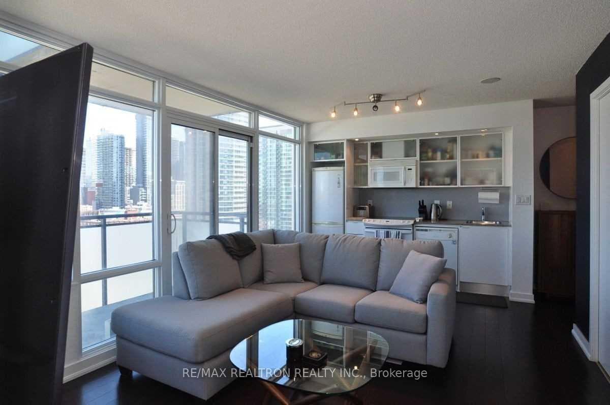 25 Telegram Mews Unit 1615 photo 4