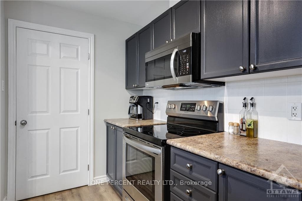 175 WATERBRIDGE Drive Unit 10 photo 9