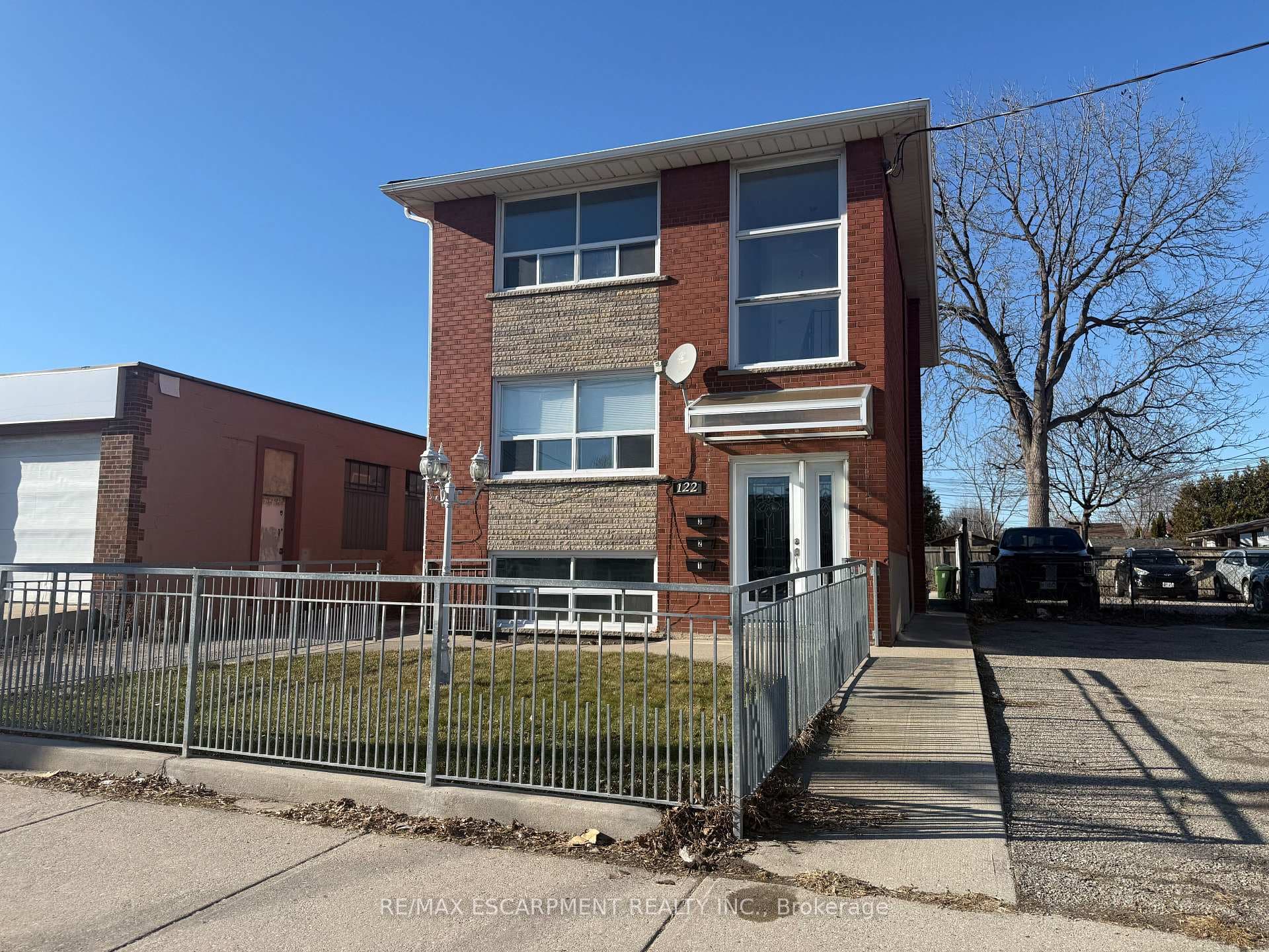 122 PORTLAND Street Unit 1 photo 1
