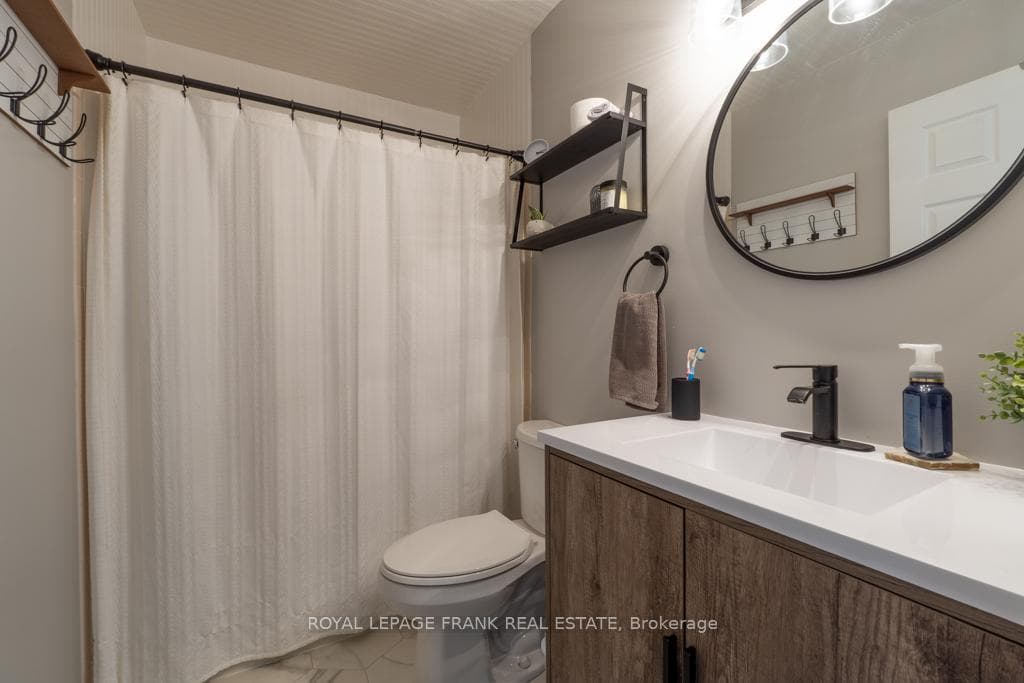 107 RITA Crescent Unit A photo 13