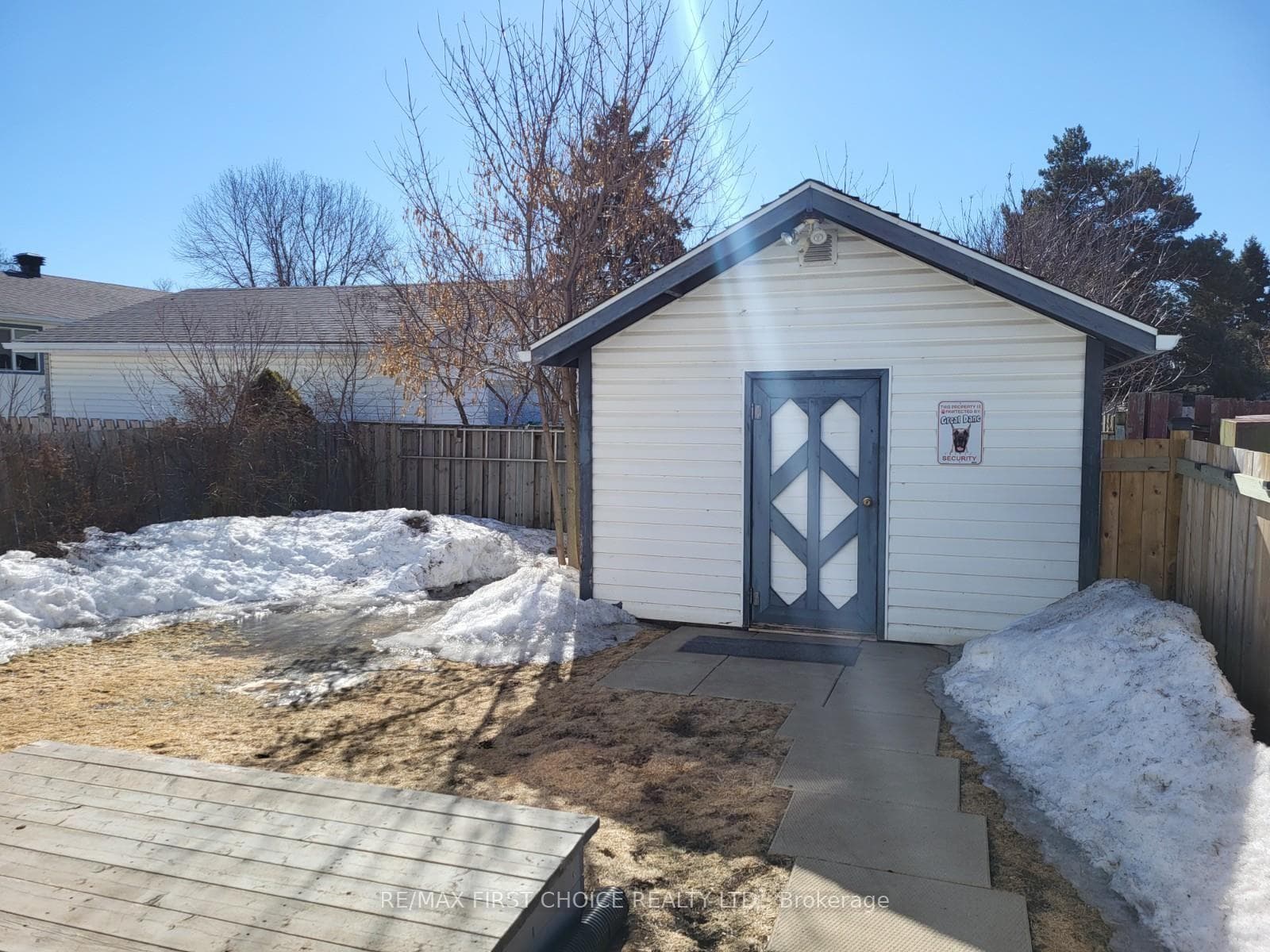 716 James Street photo 3
