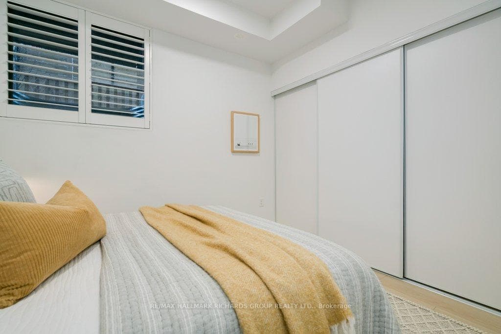 485 Logan Avenue Unit 109 photo 14