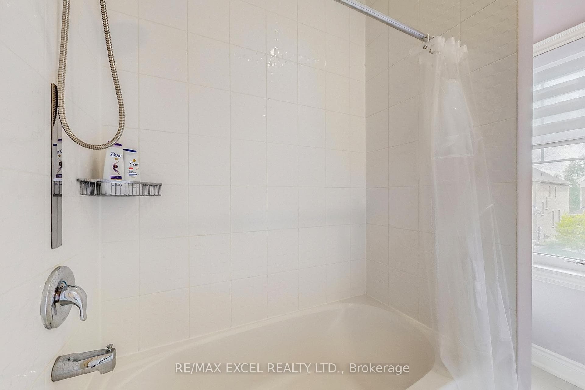 160 Roy Harper Avenue photo 42