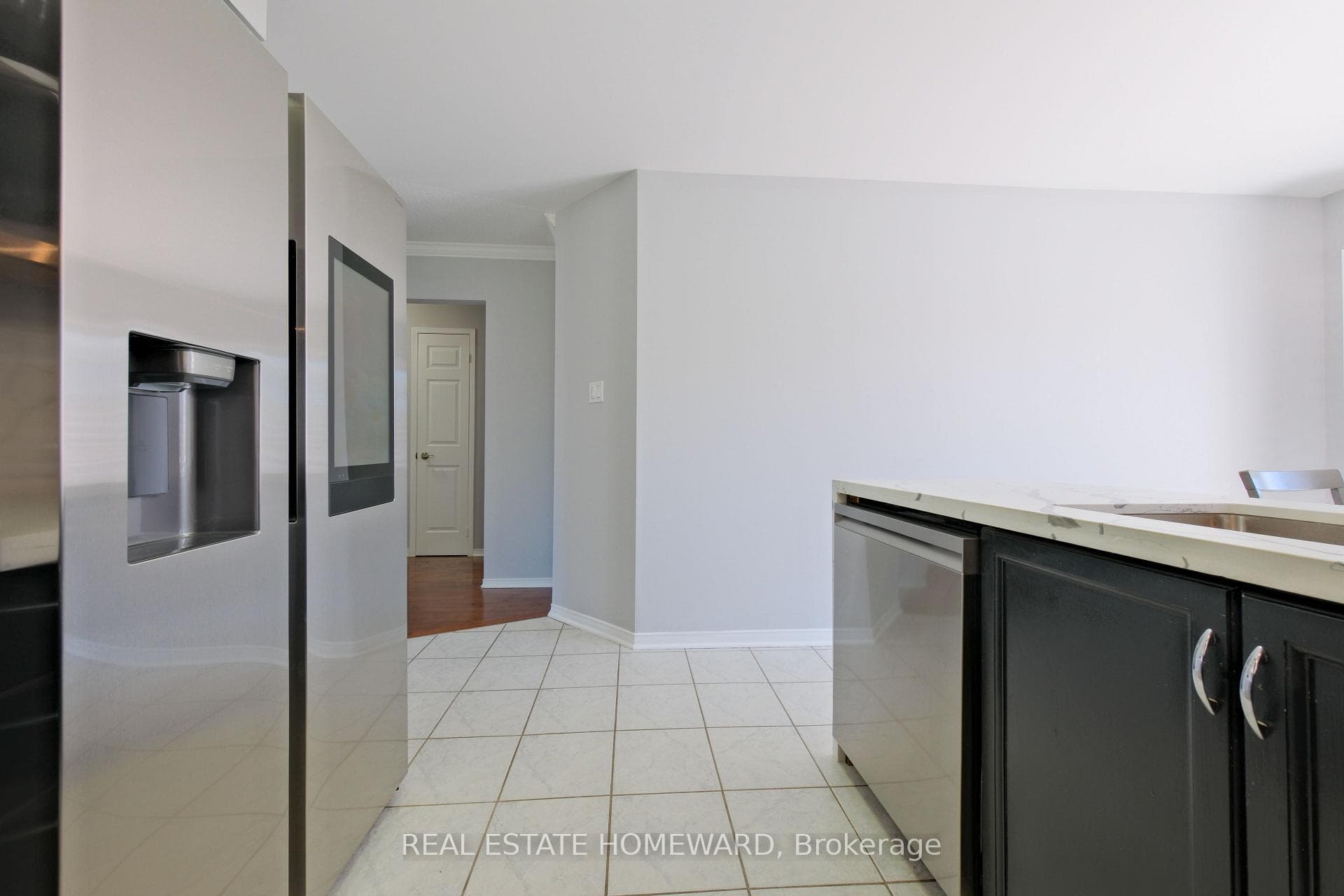1283 Vincent Crescent photo 15