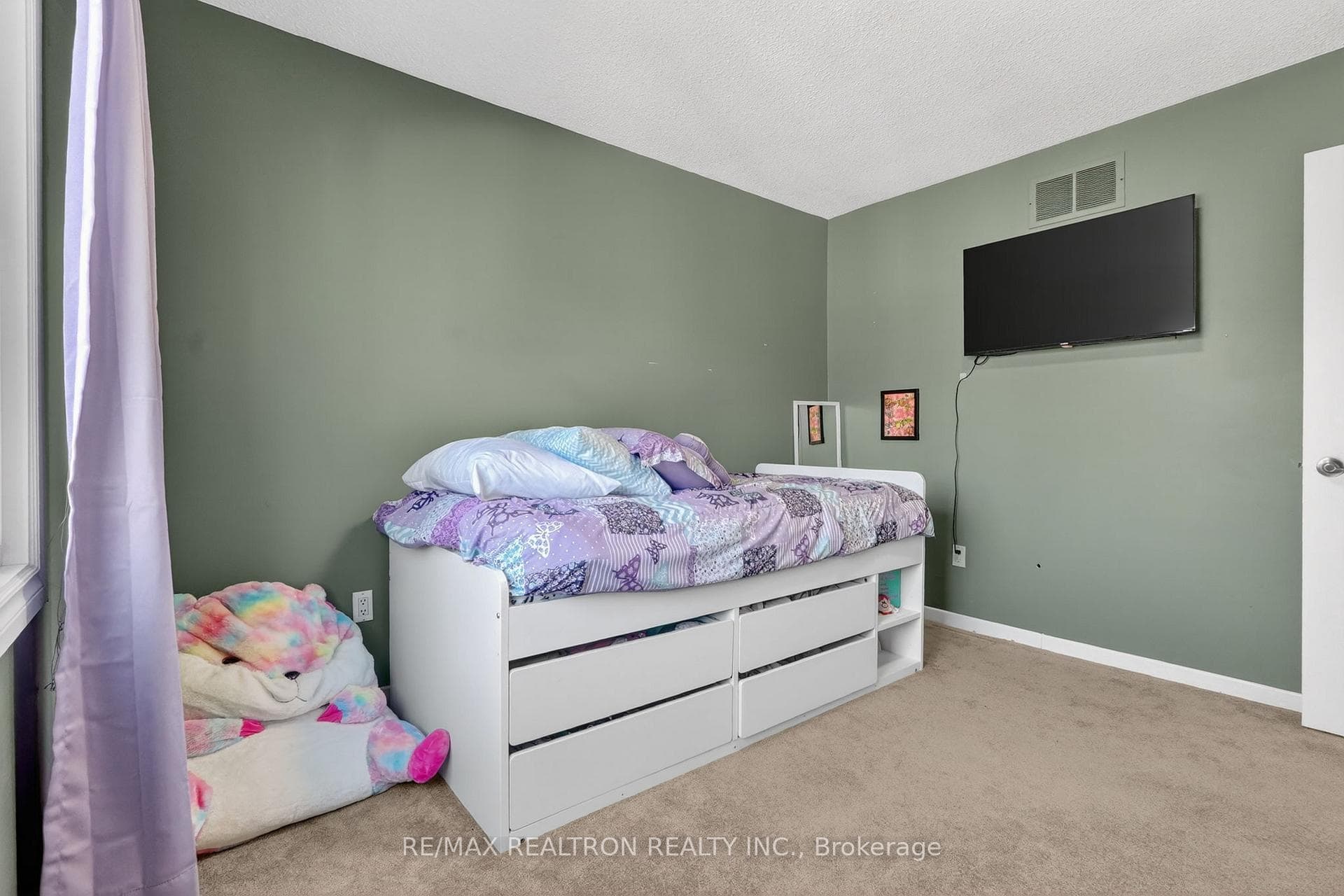 1787 Listowell Crescent photo 32