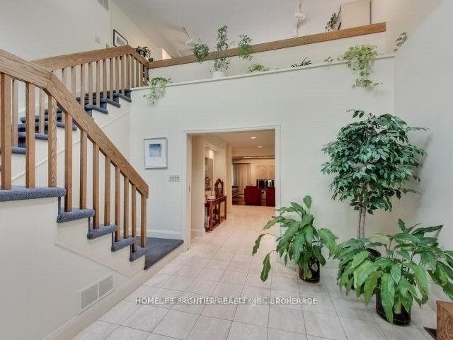 201 Lord Seaton Road photo 5