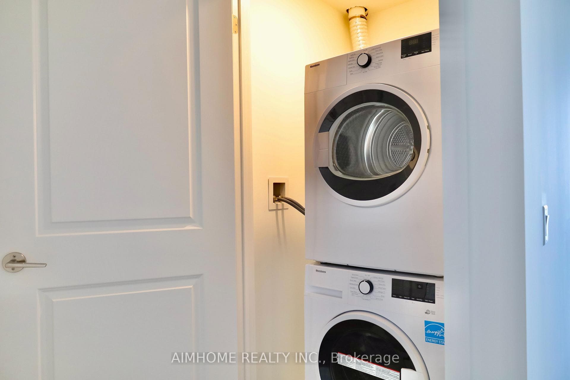 395 Bloor Street Unit 4003 photo 14