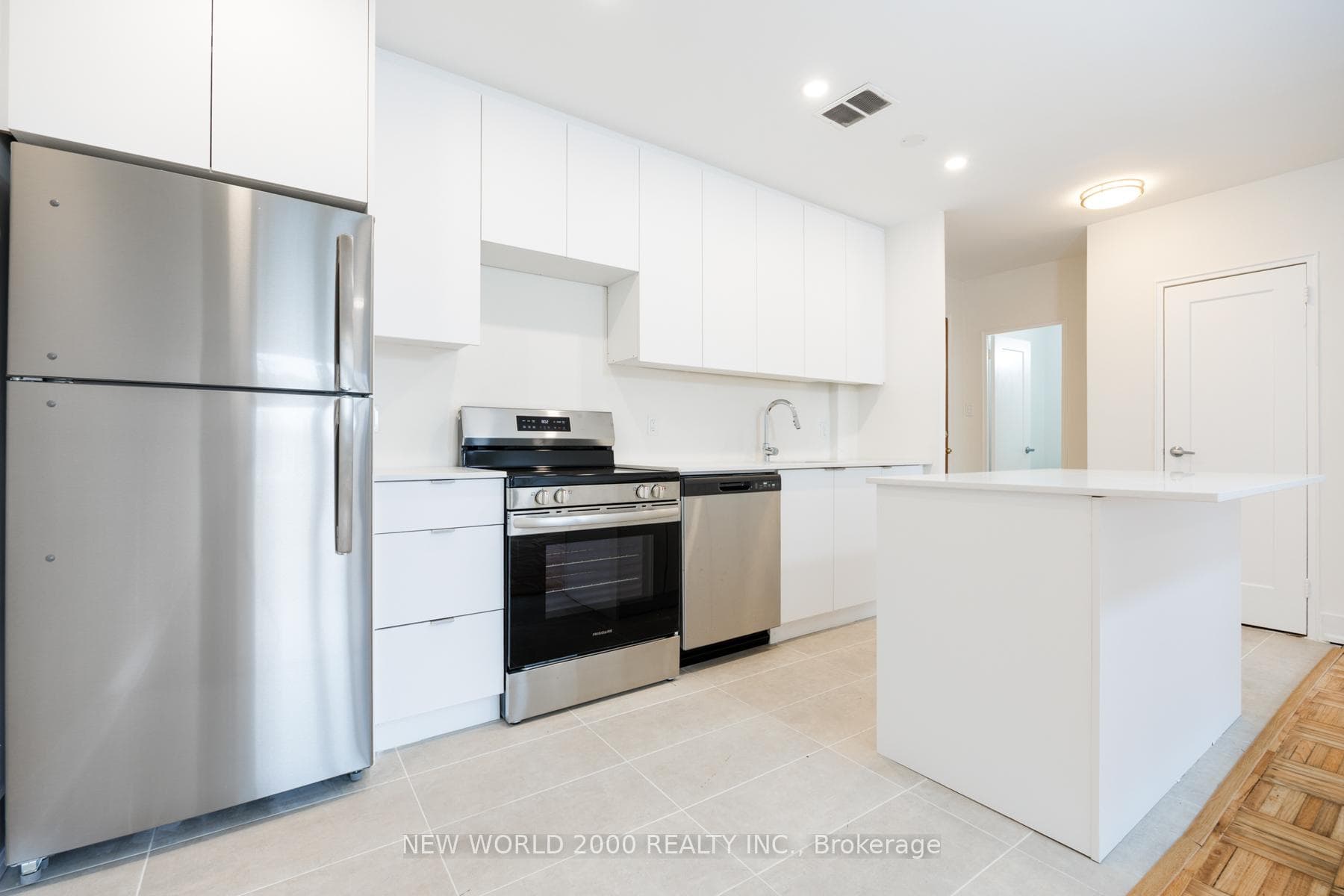 49 Glen Elm Avenue Unit 413 photo 1