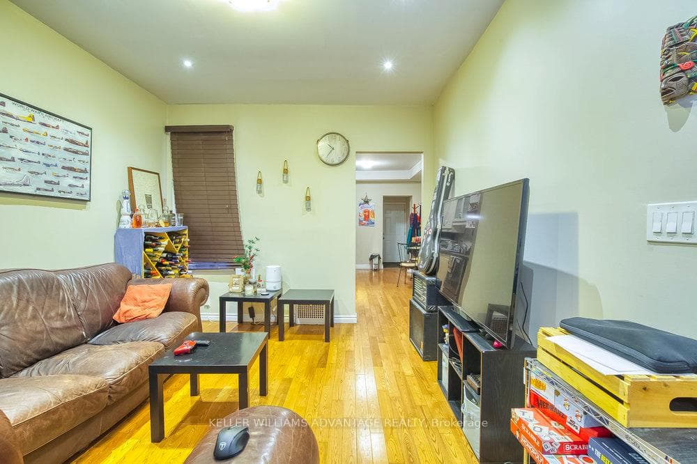218 Broadview Avenue photo 7
