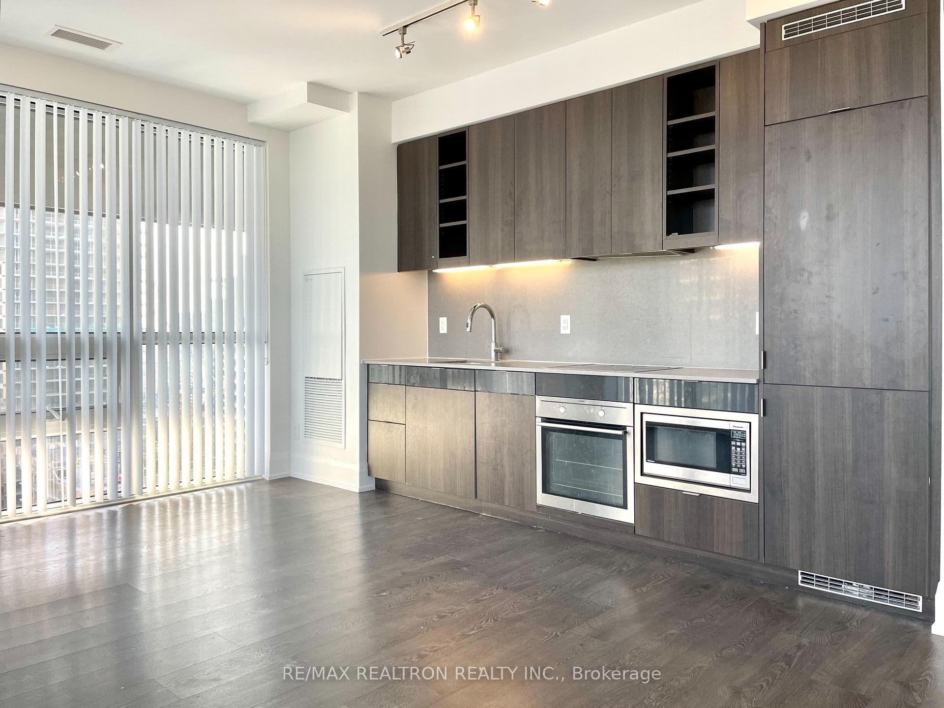 101 Erskine Avenue Unit 2607 photo 15