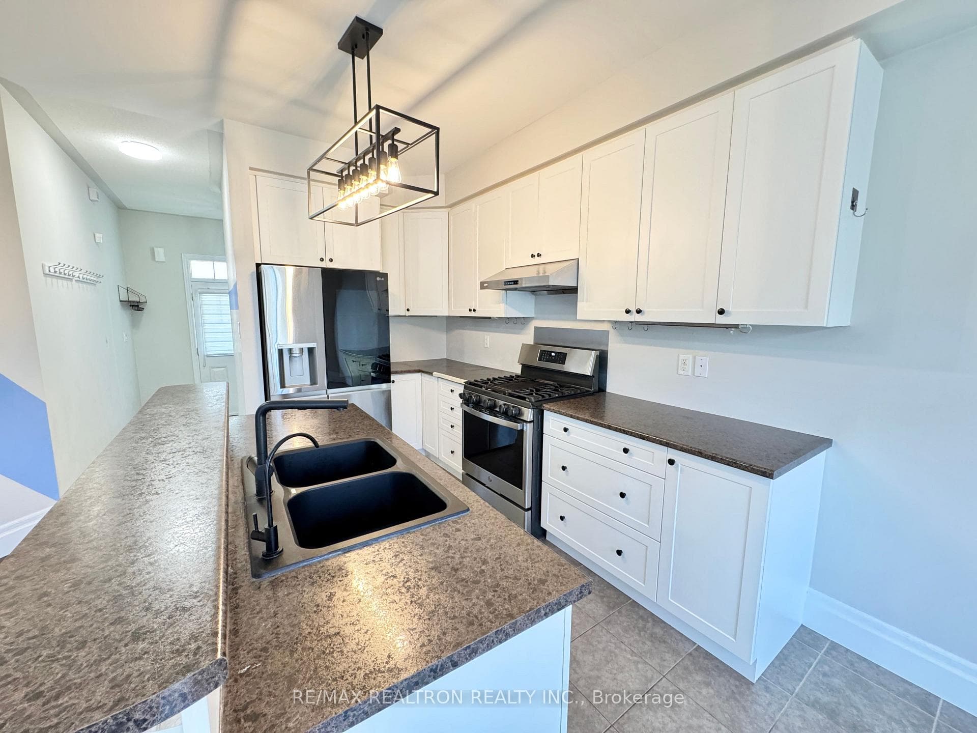 11 Stoyell Drive photo 2