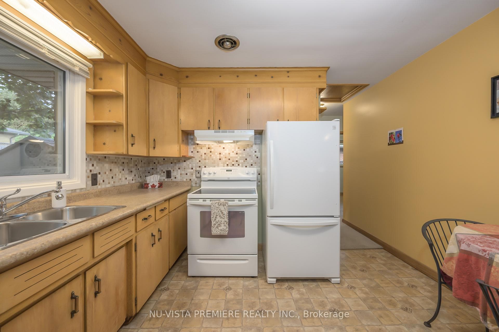 193 King Edward Avenue photo 16