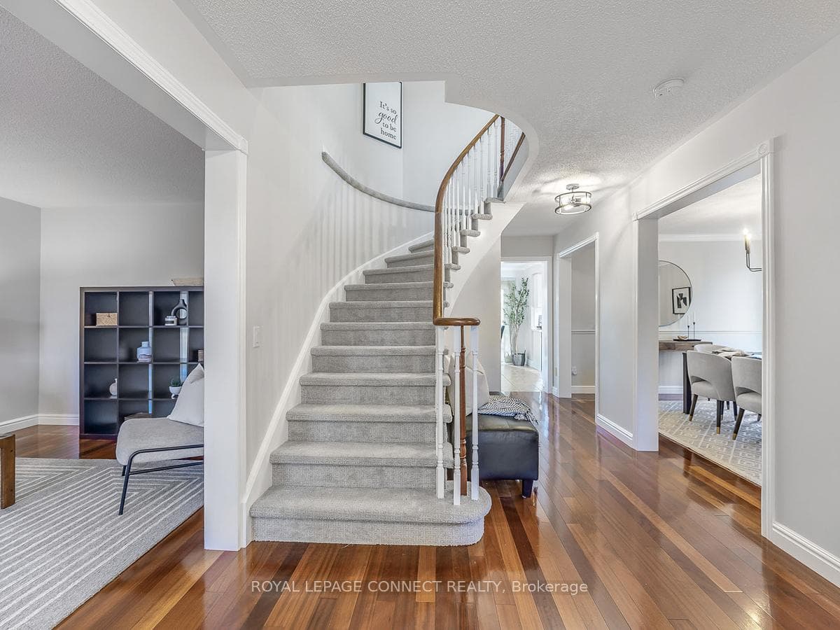 1564 Saugeen Drive photo 4