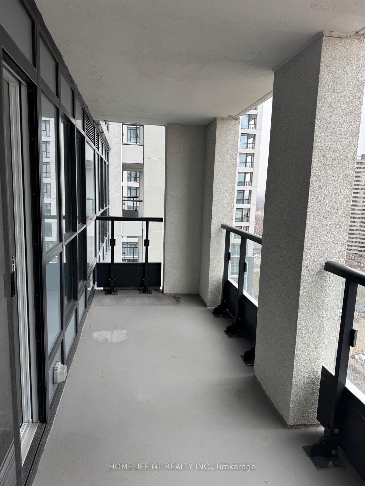 9 Mabelle Avenue Unit 1424 photo 3