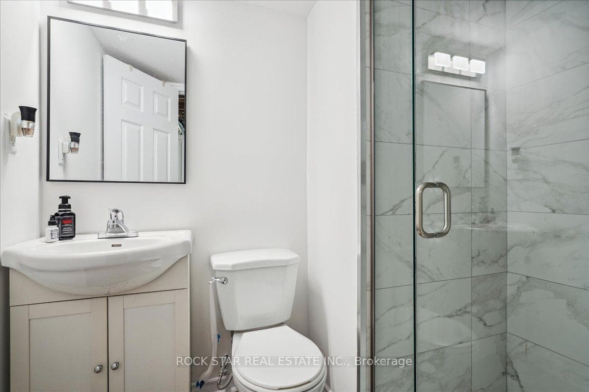 560 Camelot Drive photo 17
