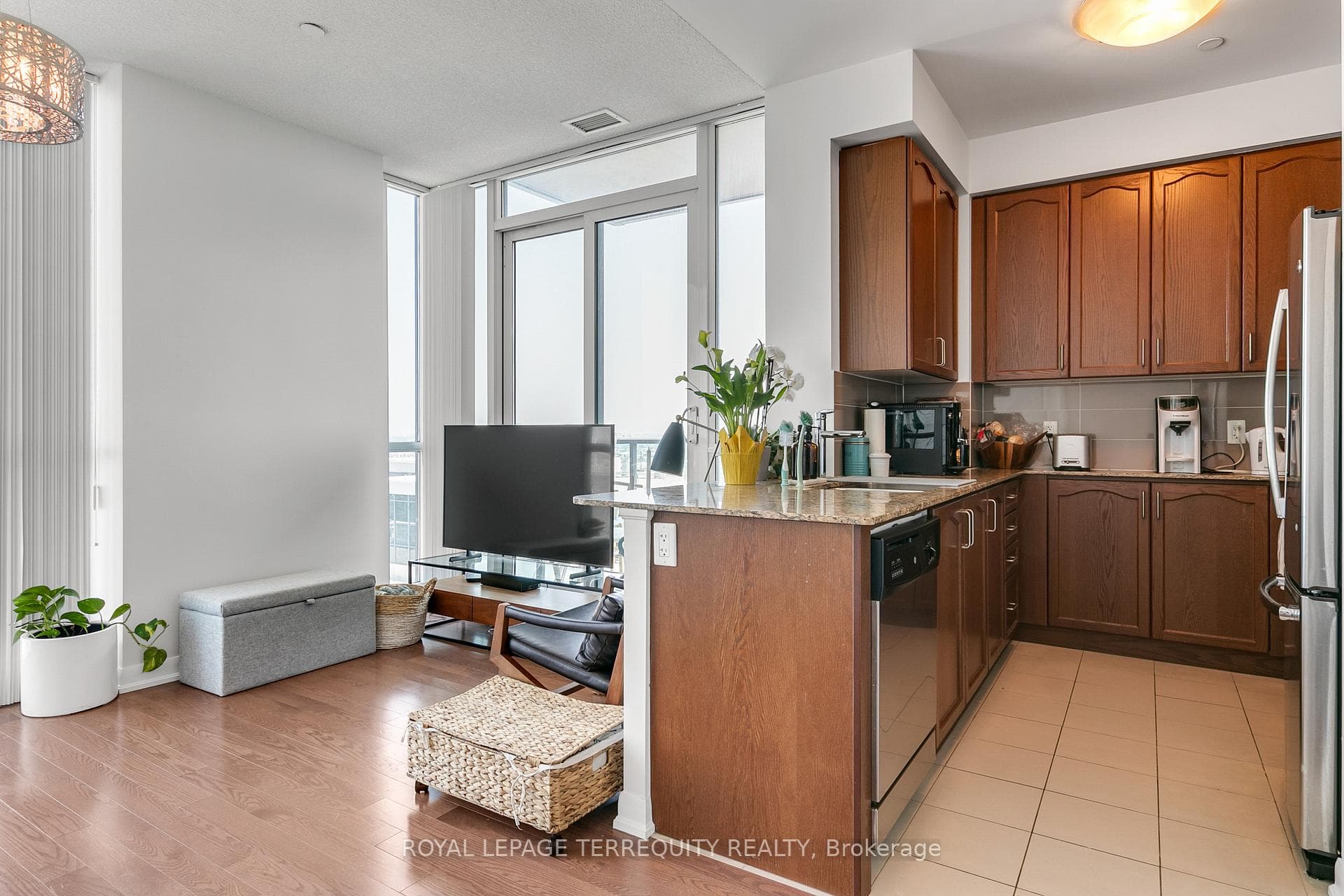 215 Sherway Gardens Road Unit 2810 photo 14
