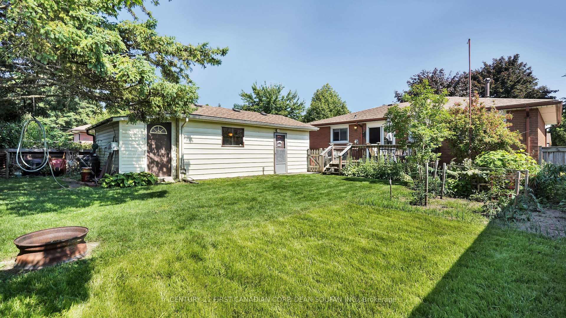 31 Genevive Crescent photo 43