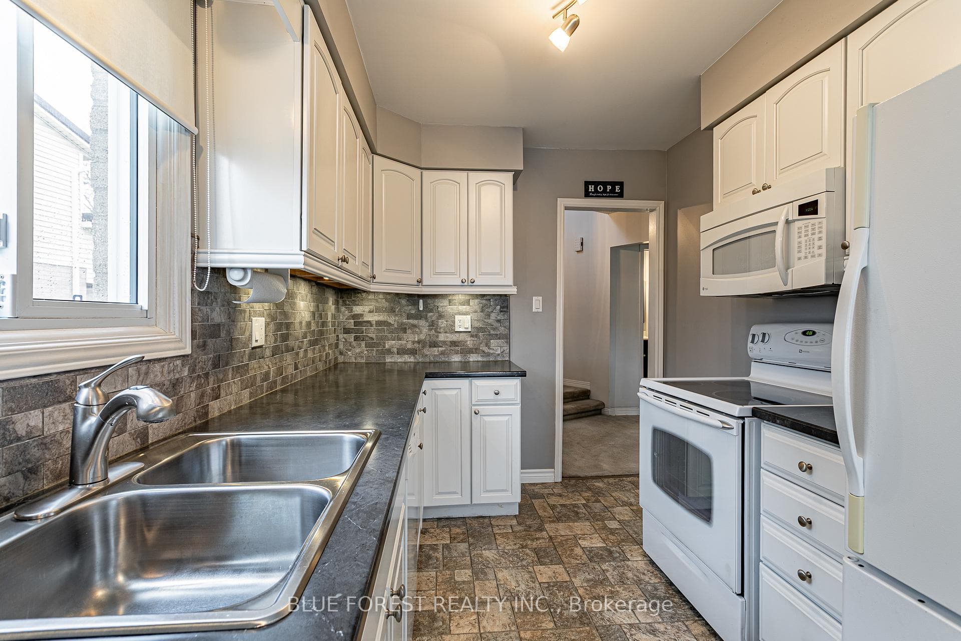 99 Chancton Crescent photo 14