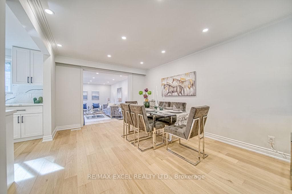 24 Bridlewood Boulevard photo 5