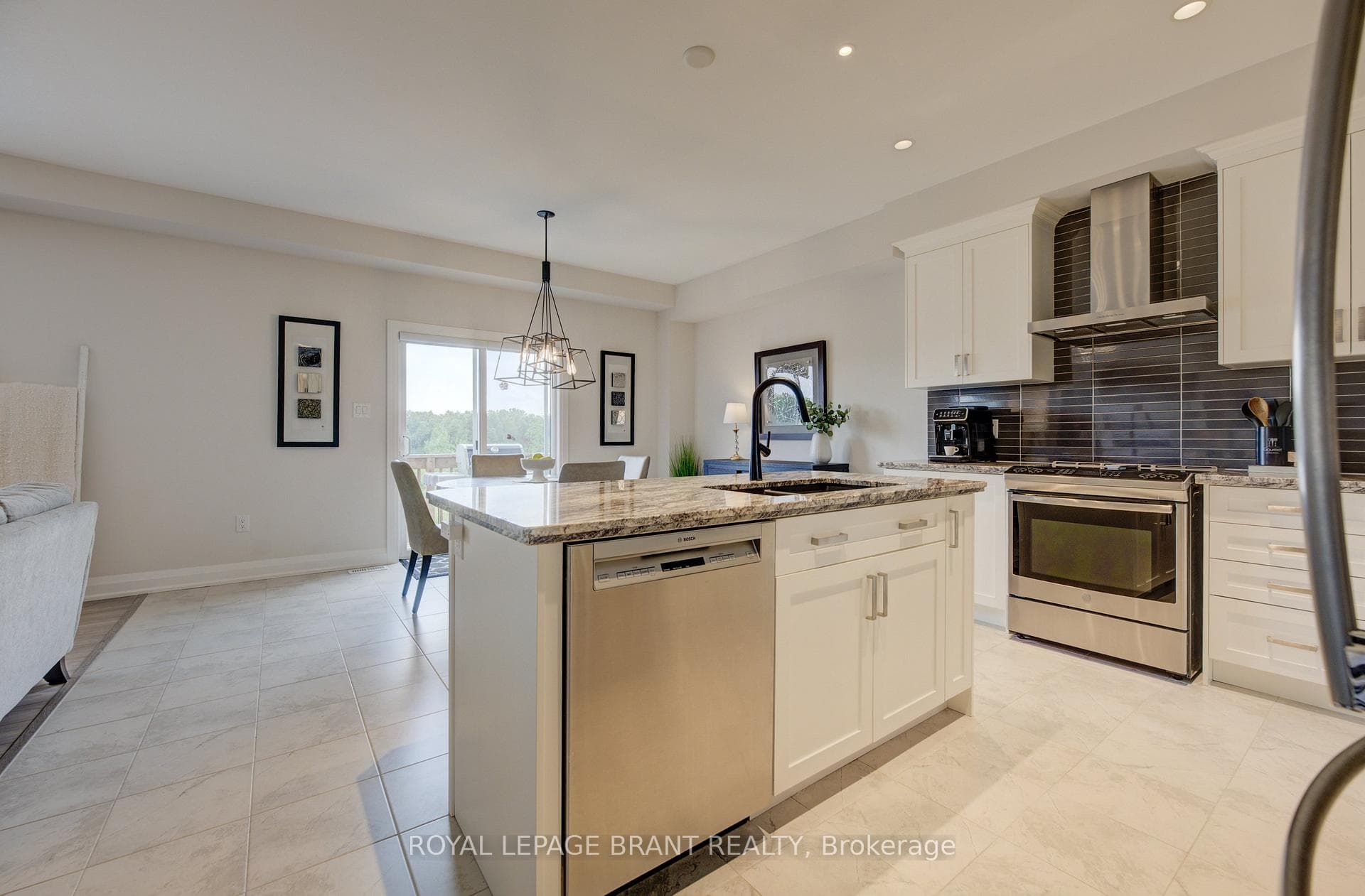 76 Pace Avenue photo 15