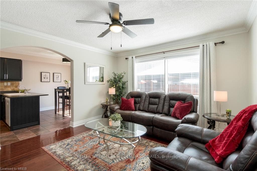 852 Luxton Drive photo 6