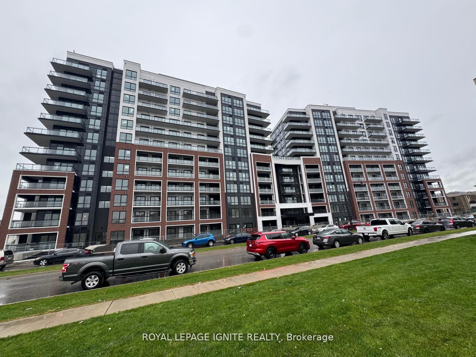 51 Clarington Boulevard Unit 101 photo 1