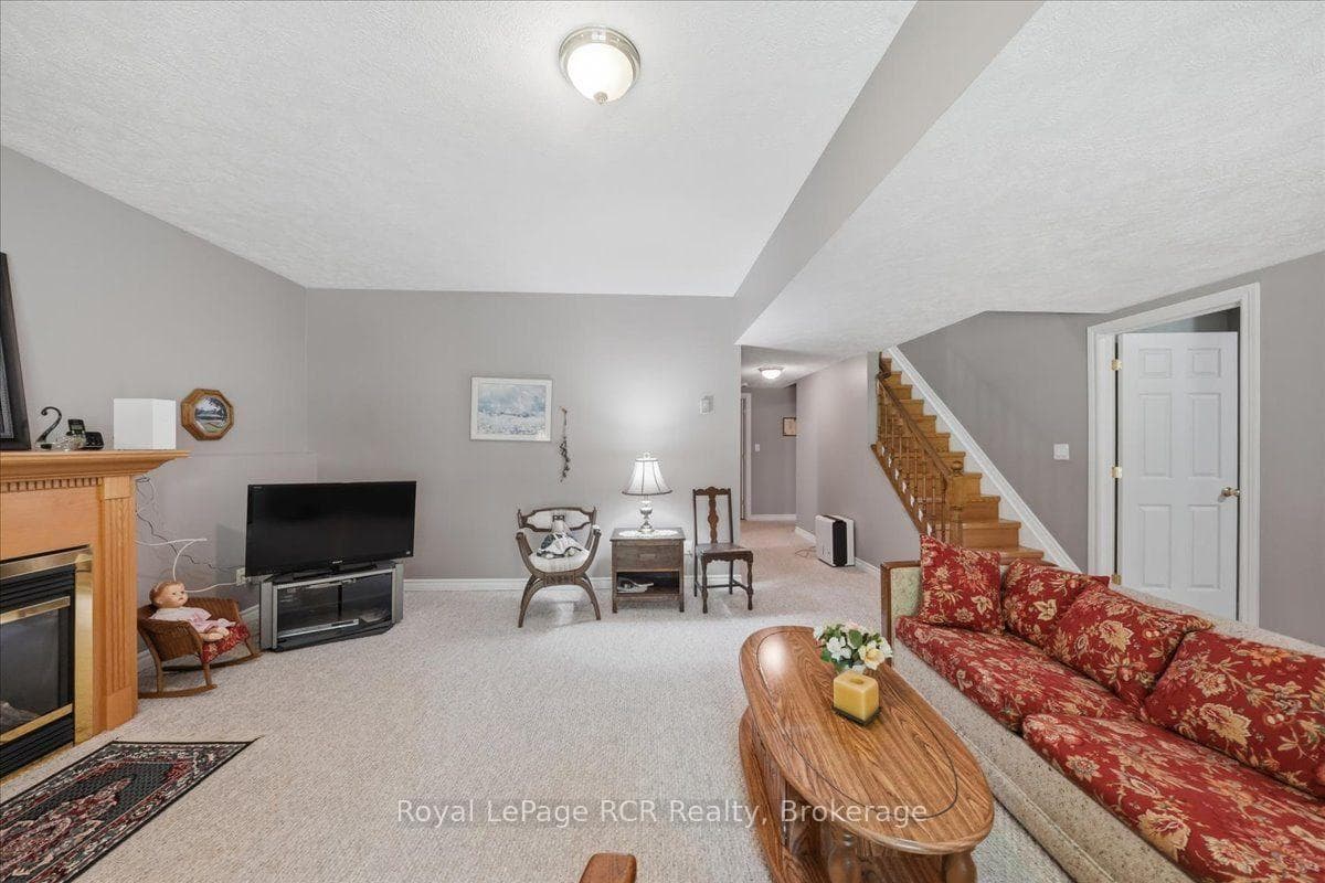 255 2nd Avenue photo 34