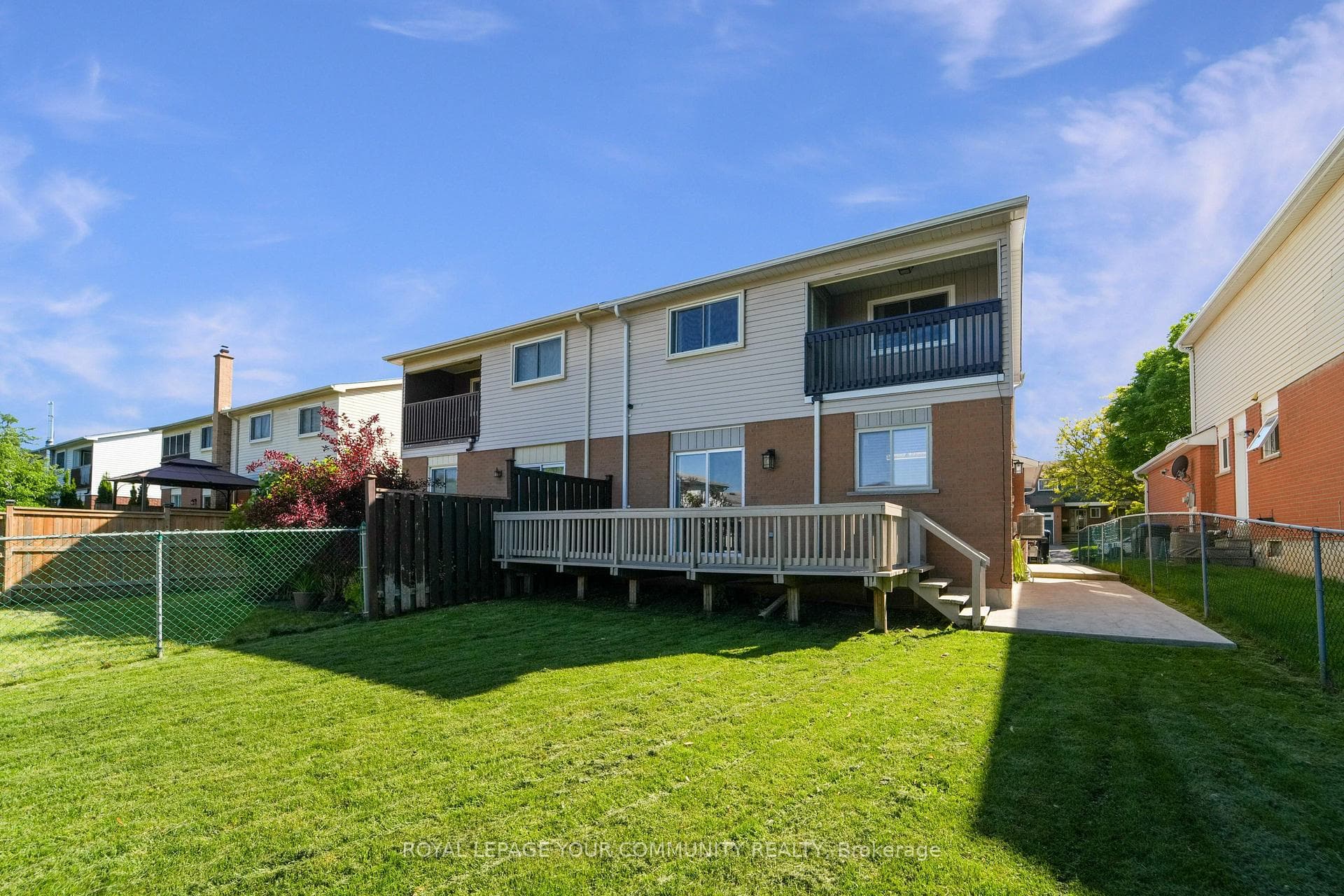 249 Collings Avenue photo 33