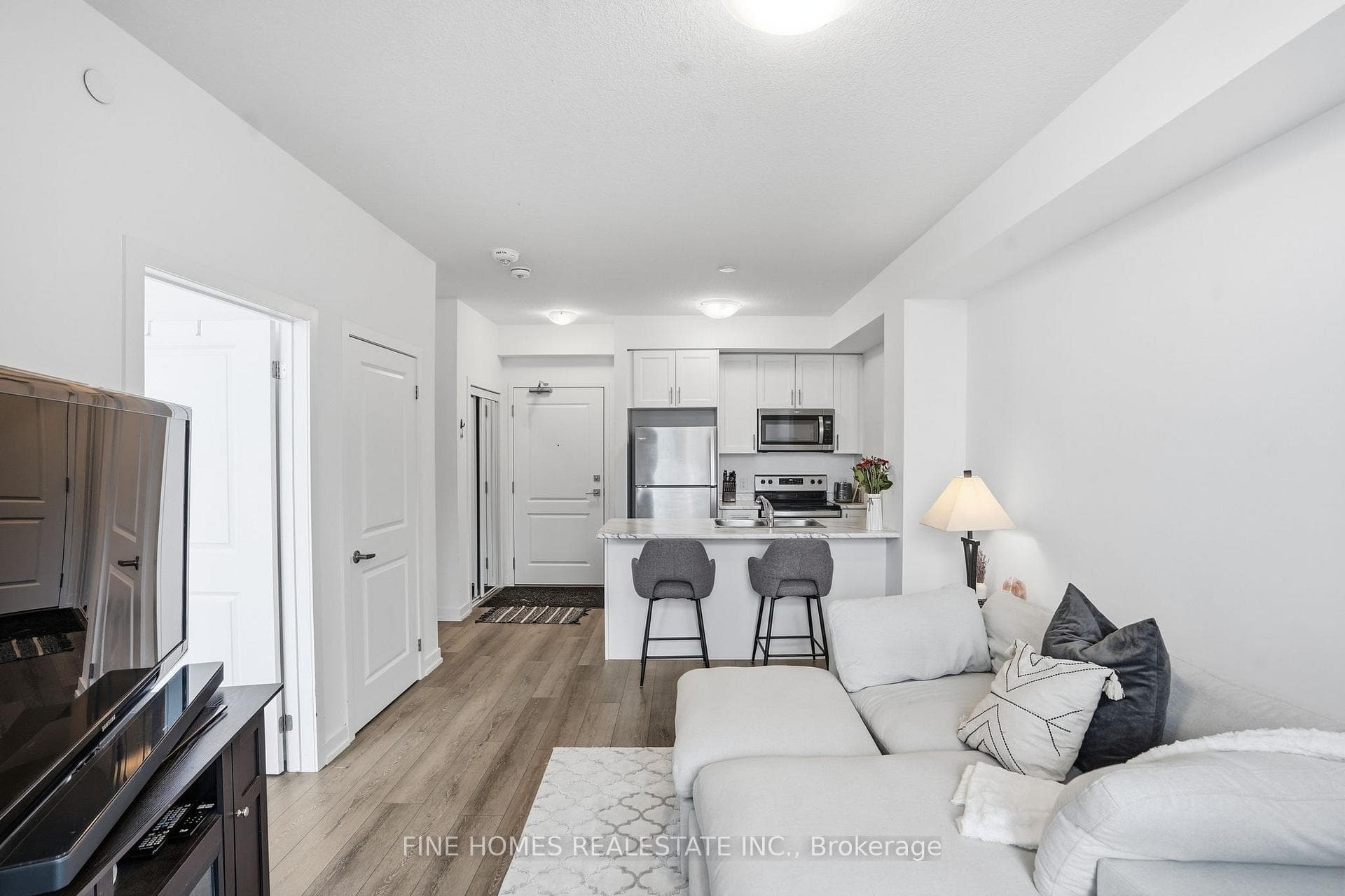 470 Dundas Street Unit 217 photo 16