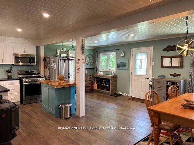 2481 Lakeshore Drive photo 8