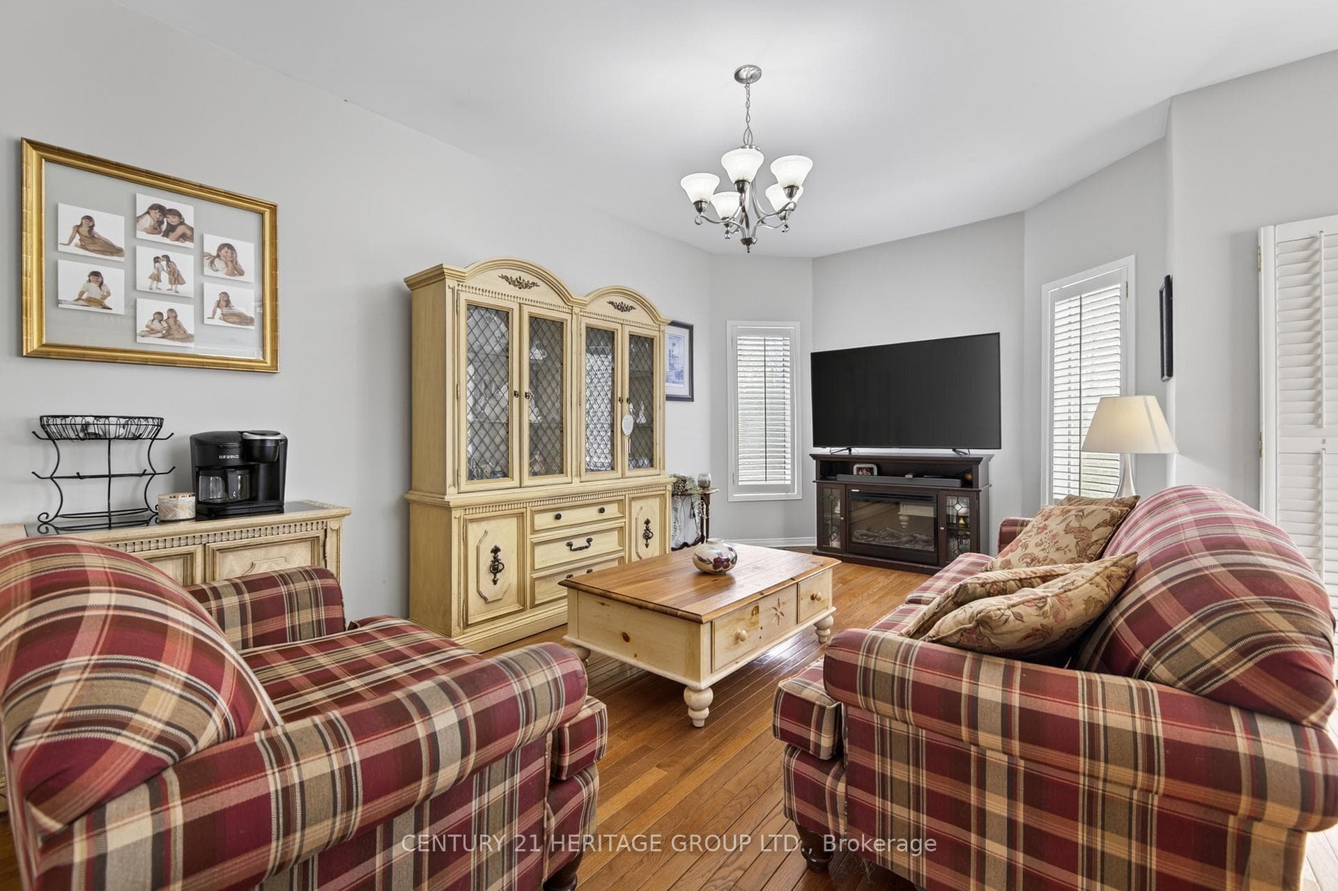 1858 Emerald Court photo 8