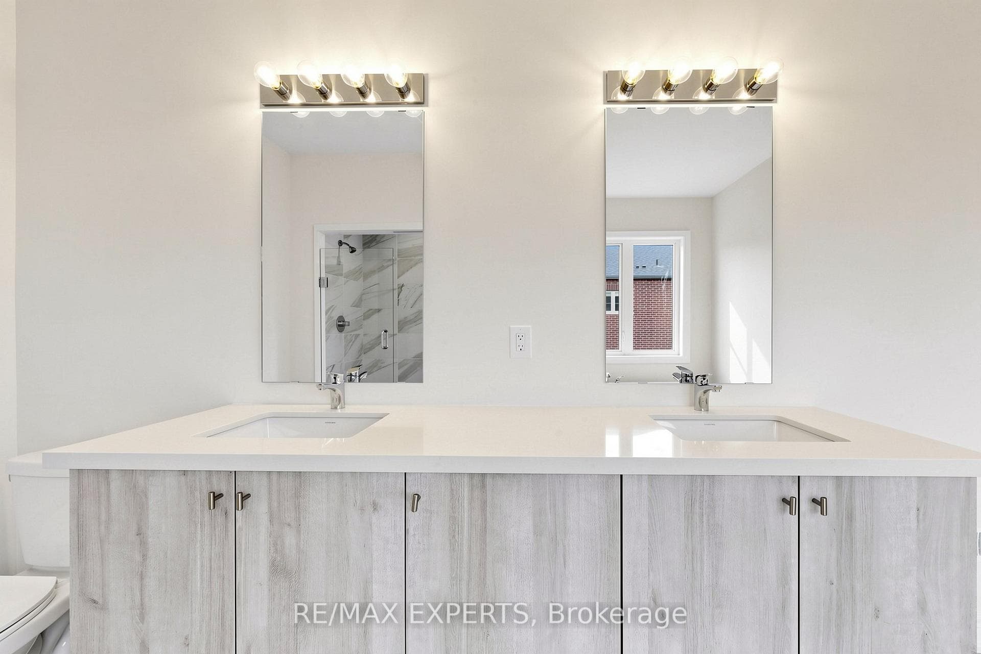 60 Bud Leggett Crescent photo 31