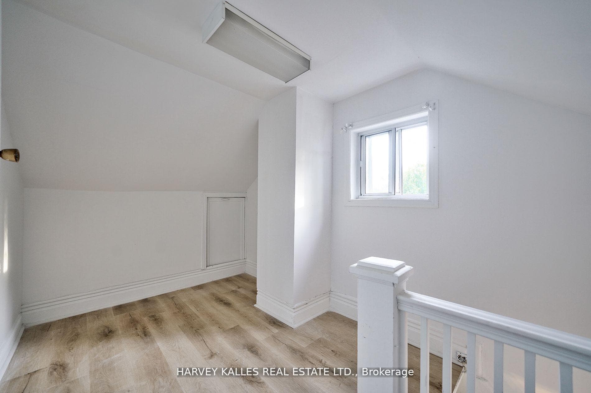 309 Birchmount Road photo 24
