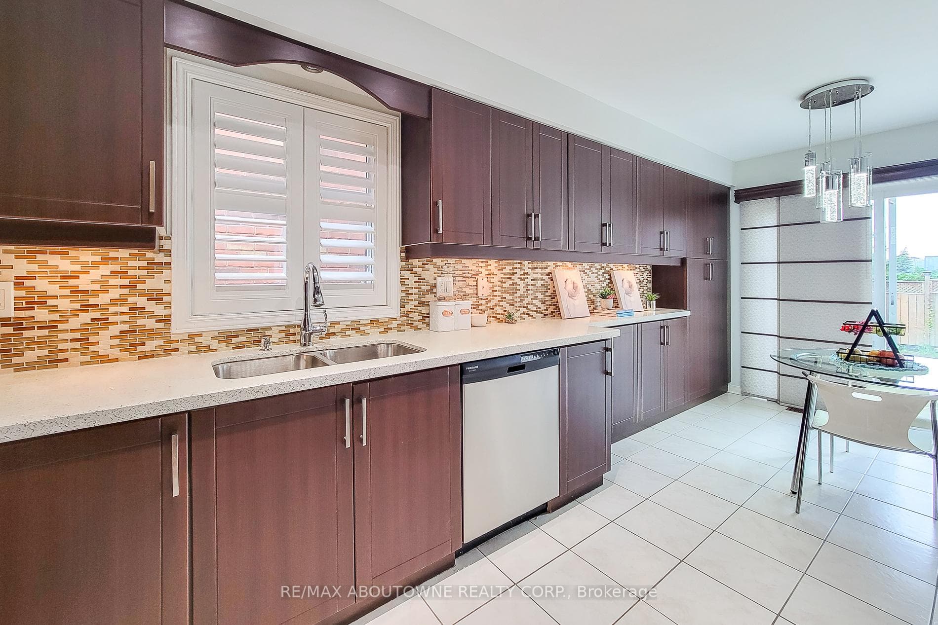 4923 Sebastian Drive photo 25